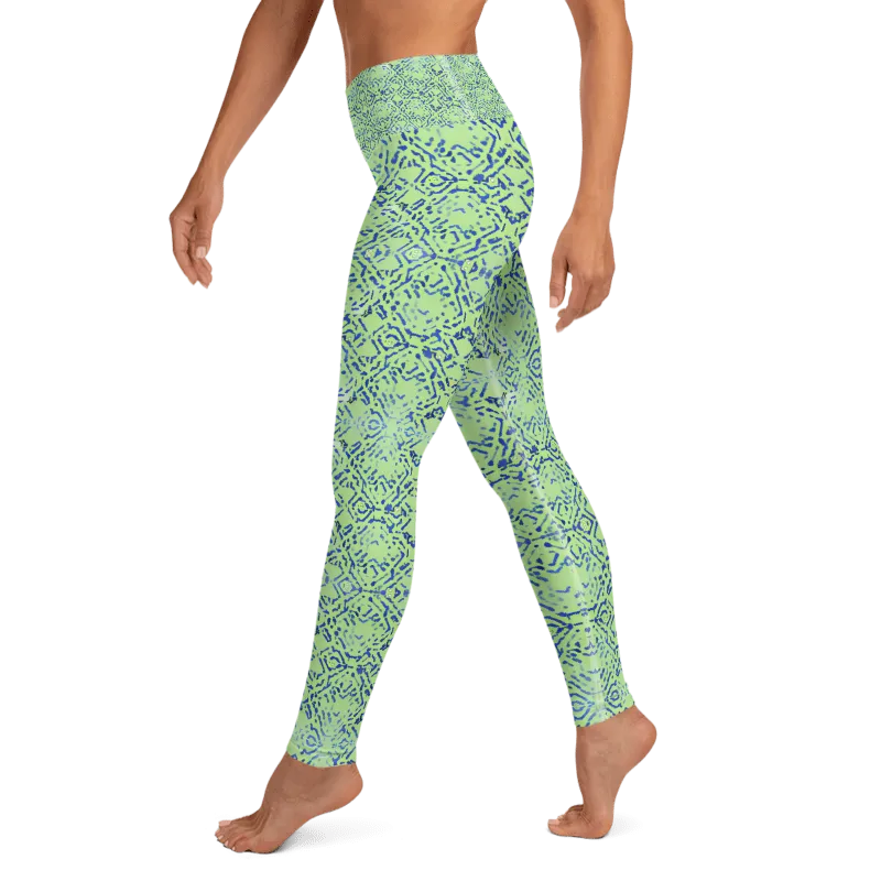 Enhance Your Yoga Practice with Geometric Pattern Leggings