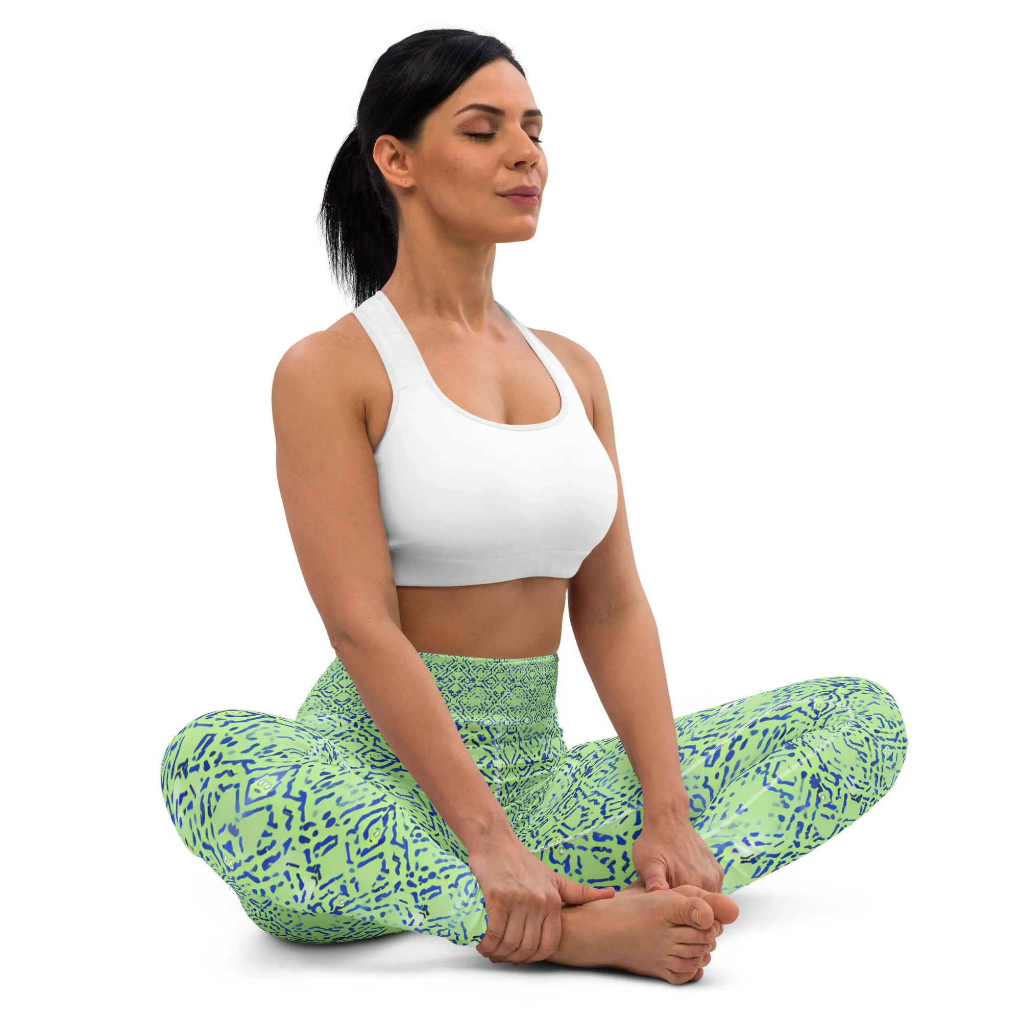 Enhance Your Yoga Practice with Geometric Pattern Leggings