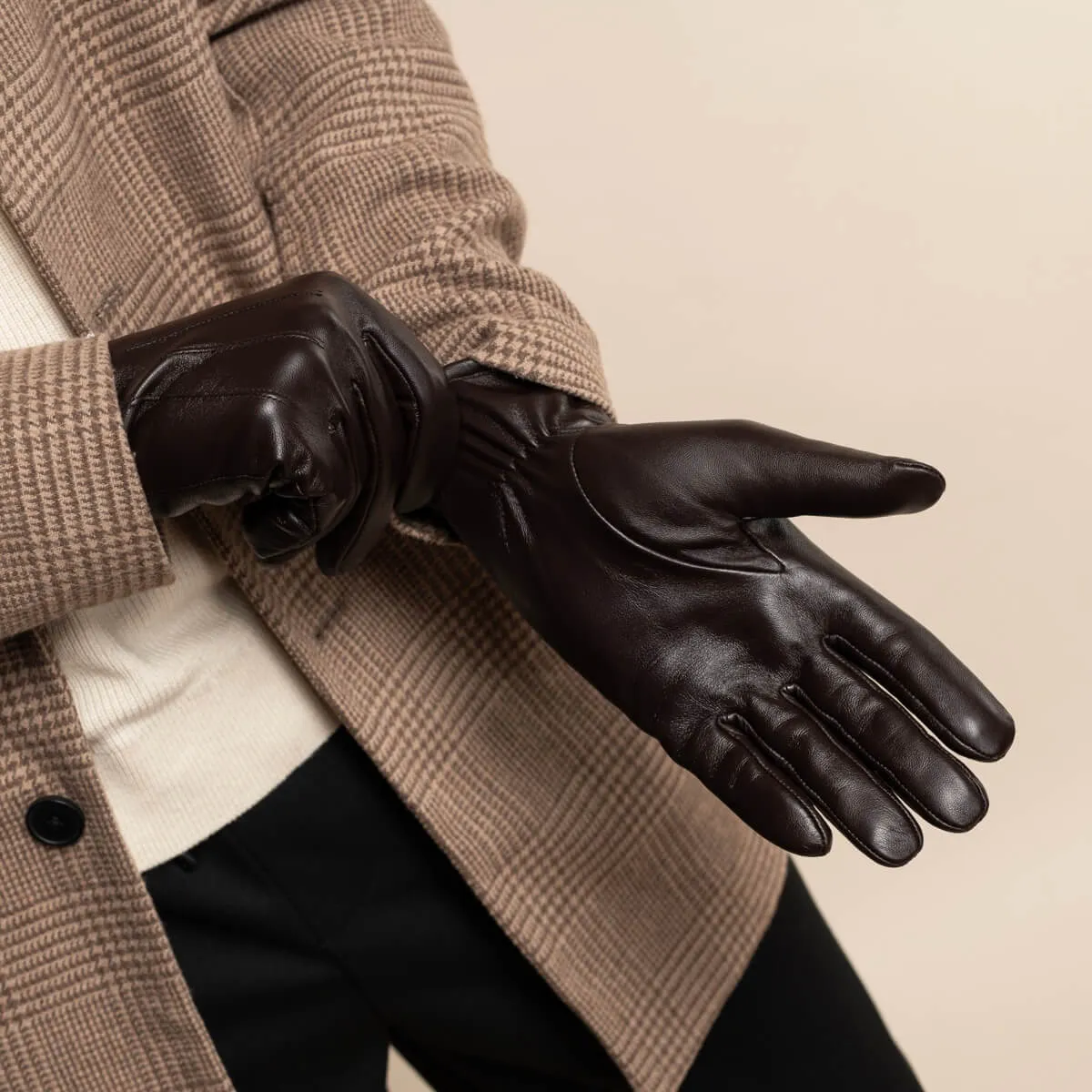 Jake (dark brown) - sheepskin gloves with warm fleece lining & touchscreen feature