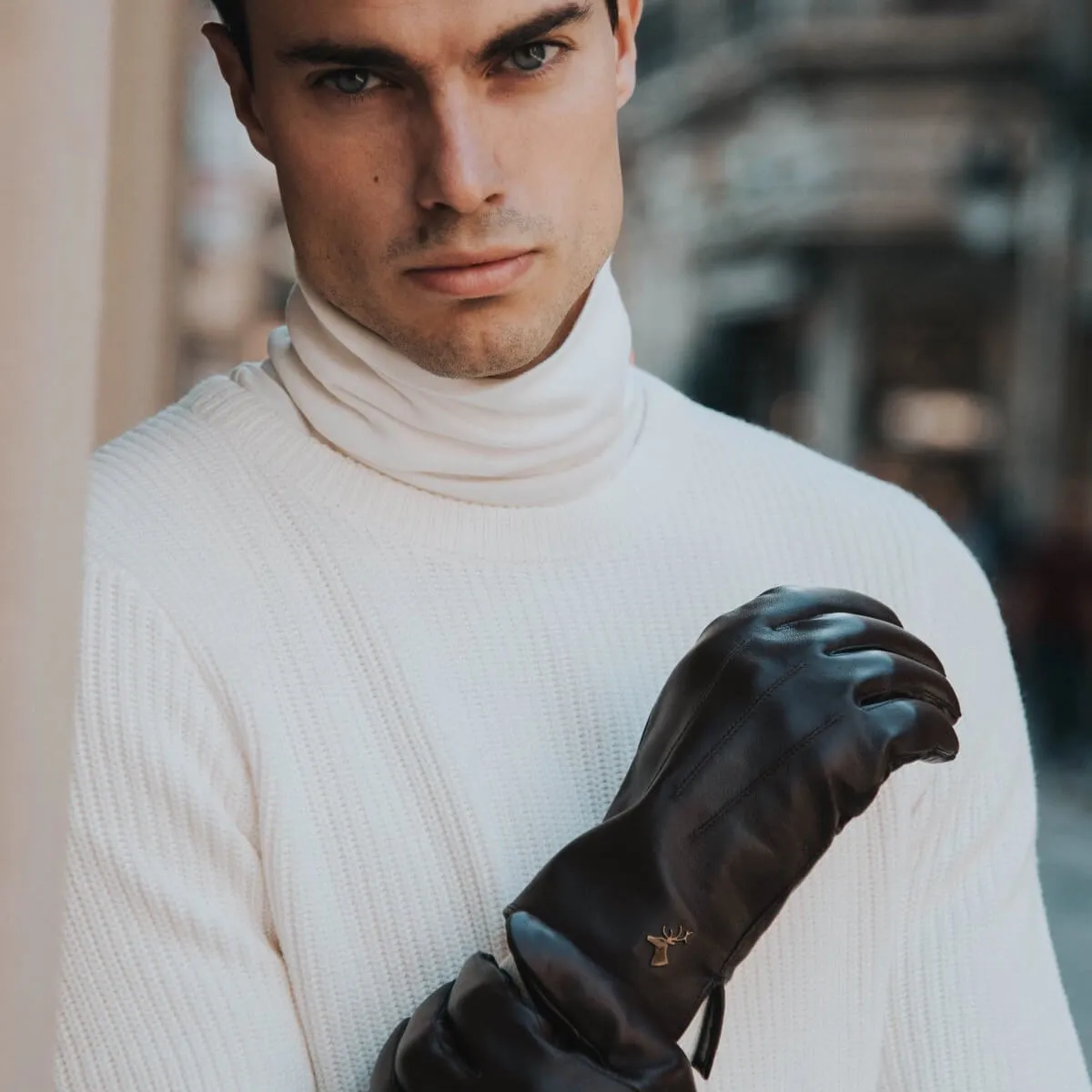 Musk - vegan leather gloves with fleece lining & touchscreen feature