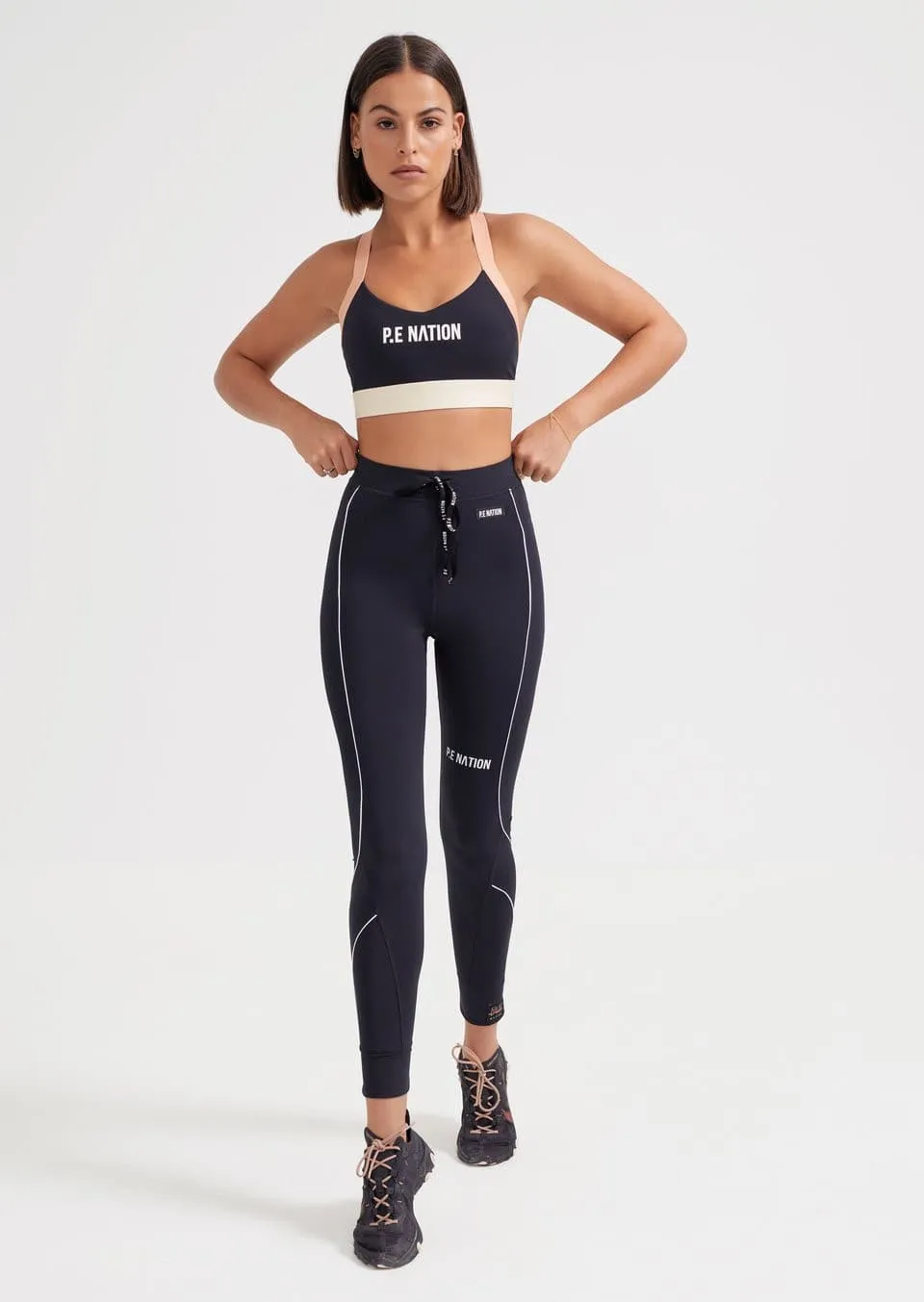 PIVOT SPORTS BRA IN BLACK