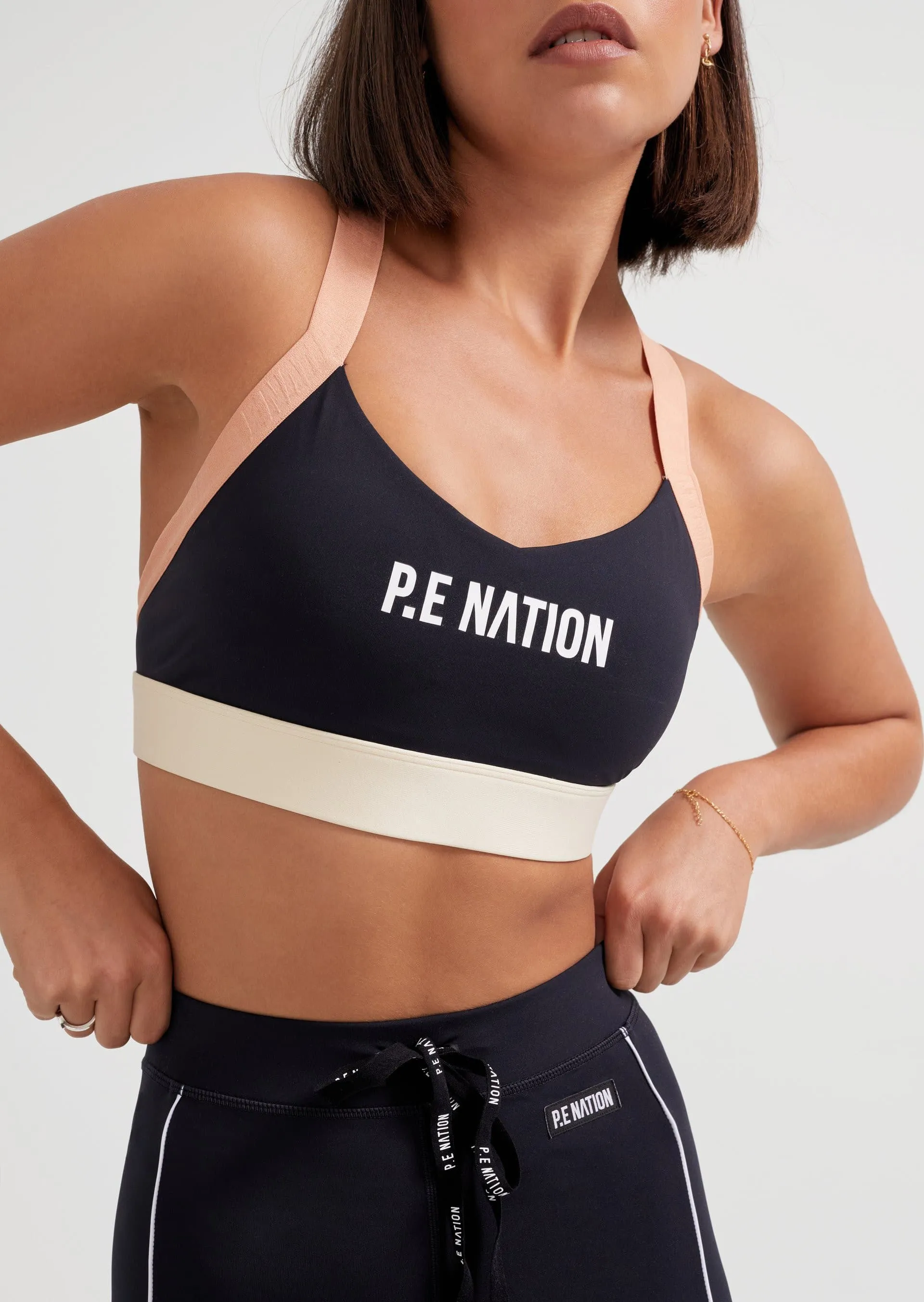 PIVOT SPORTS BRA IN BLACK